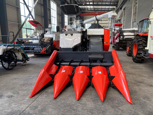 Customizable Corn Header for Kubota World Combine Harvesters