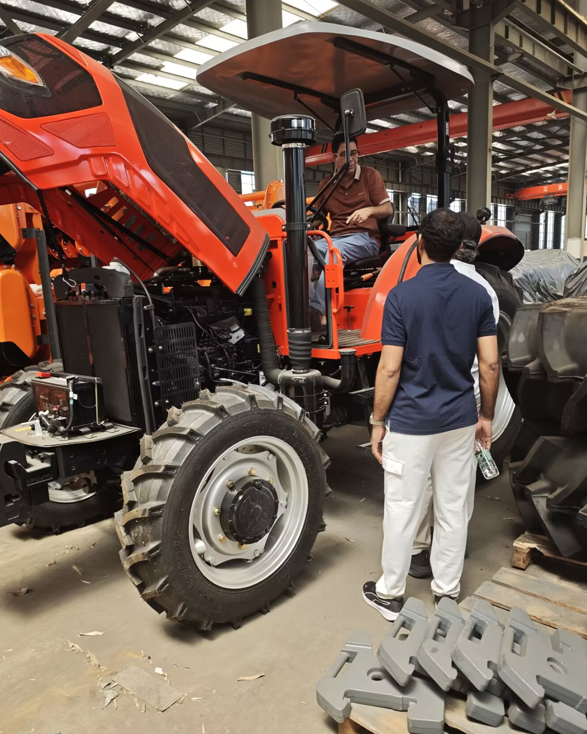 05Mauritanian-customers-deeply-felt-the-actual-effectiveness-of-agricultural-machinery1